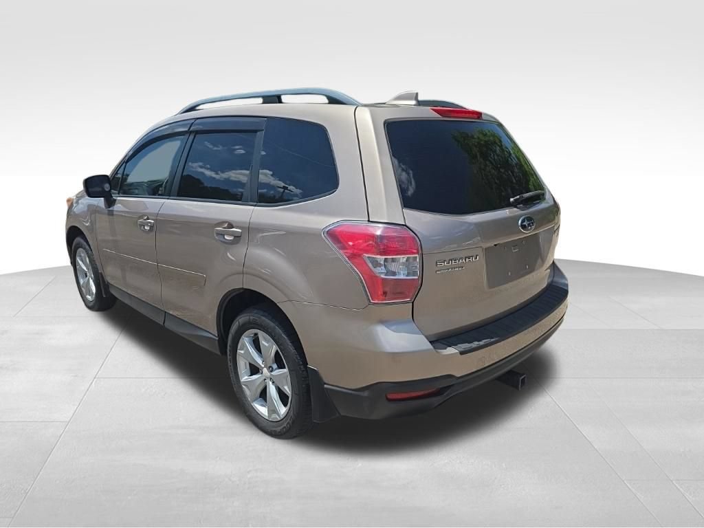 Used 2016 Subaru Forester 2.5i Premium w/ All-Weather Package AWD/4WD image 8
