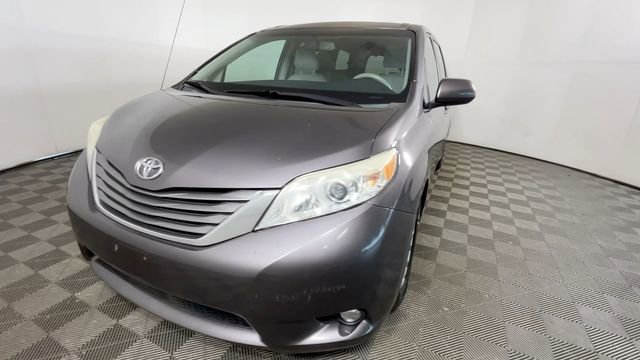 Used 2012 Toyota Sienna XLE FWD image 11