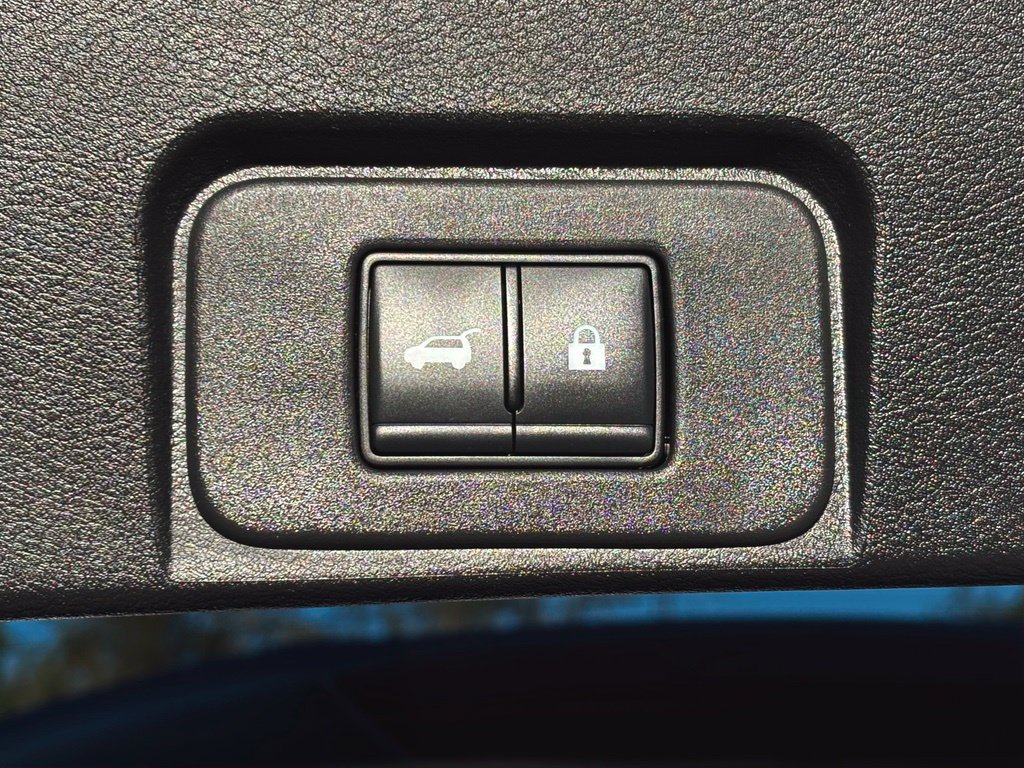 Certified 2026 Nissan Rogue SV FWD image 30