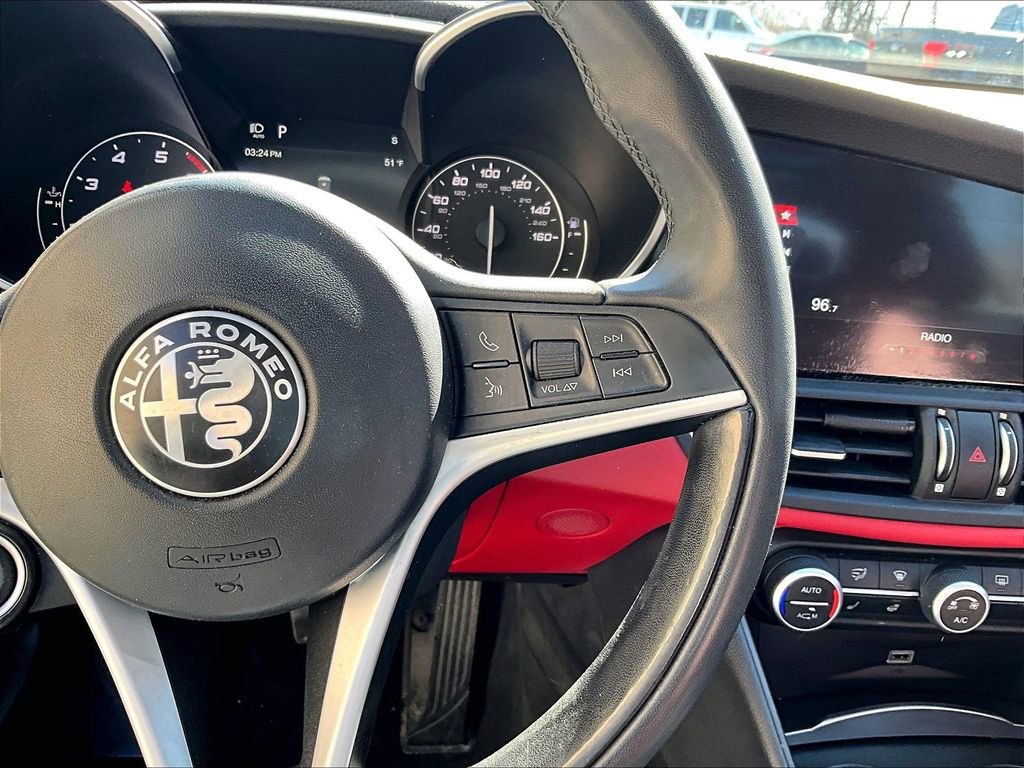 Used 2019 Alfa Romeo Giulia Ti image 17