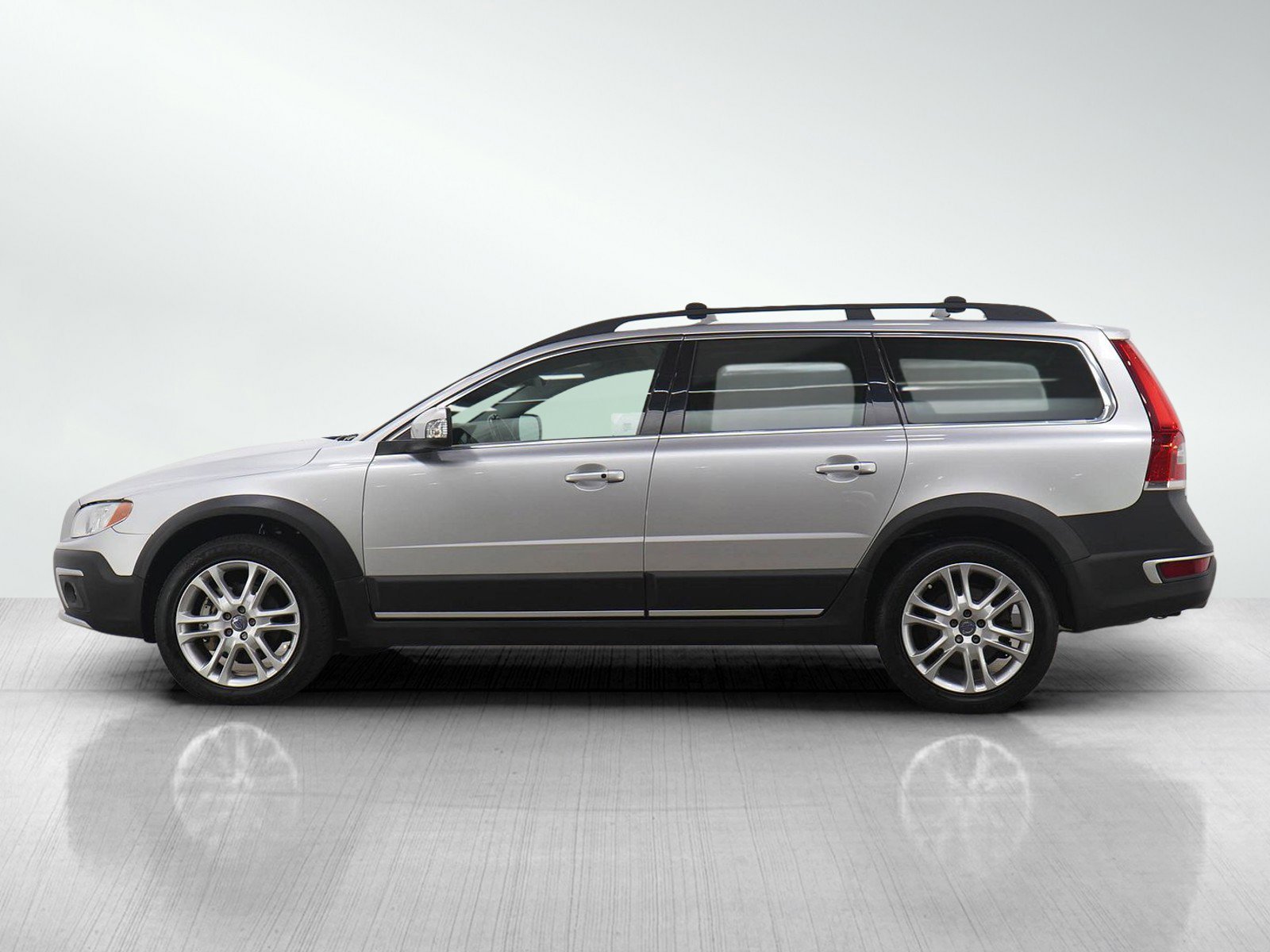 Used 2016 Volvo XC70 T5 Premier w/ Protection Package image 2