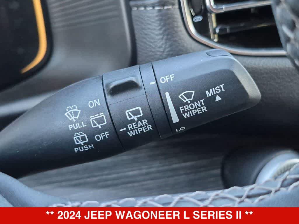Used 2024 Jeep Wagoneer L Series II RWD image 25
