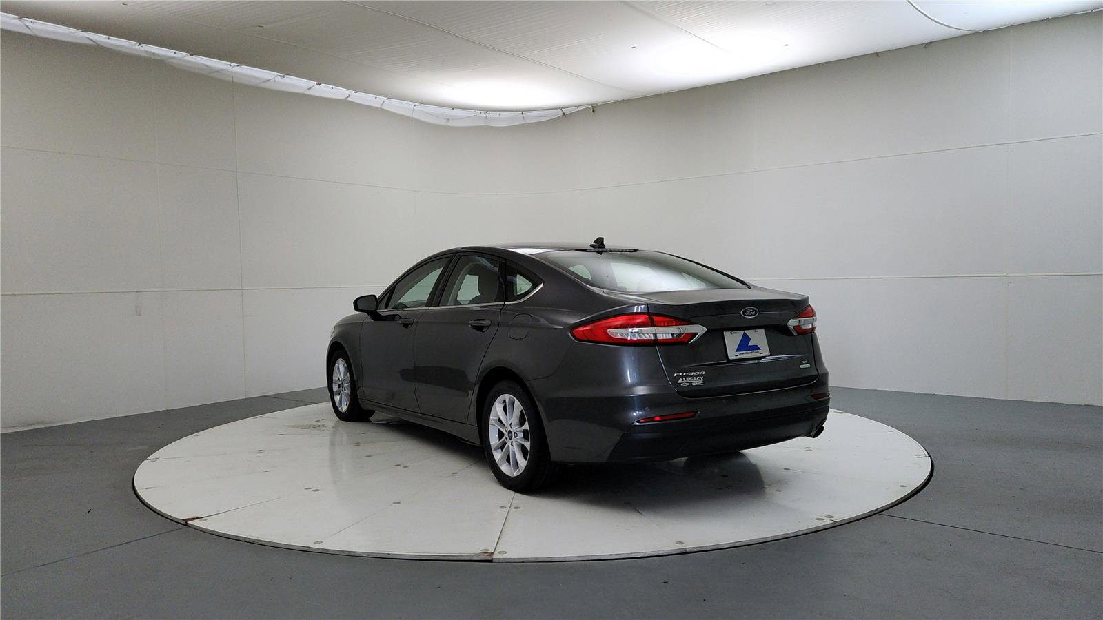 Used 2020 Ford Fusion SE image 5