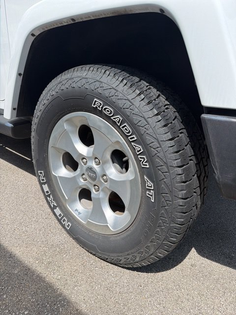 Used 2013 Jeep Wrangler Sahara AWD/4WD image 7