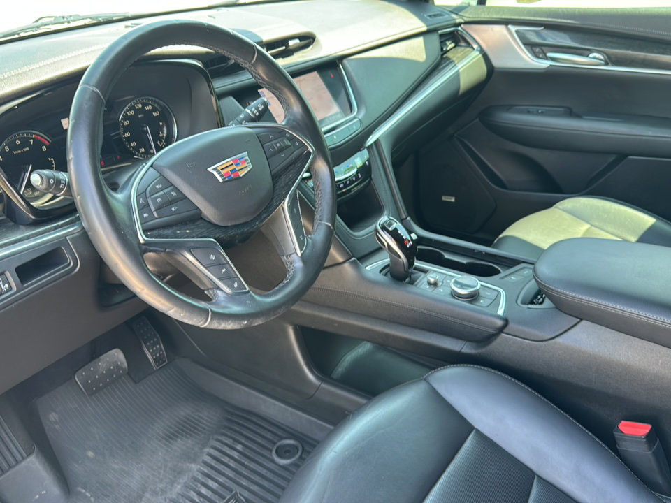 Used 2020 Cadillac XT5 Premium Luxury w/ LPO, Floor Liner Package image 12