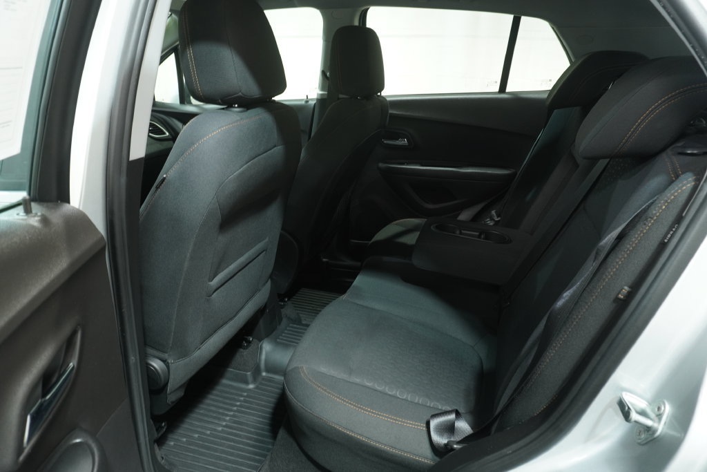 Used 2018 Chevrolet Trax LS AWD/4WD image 12