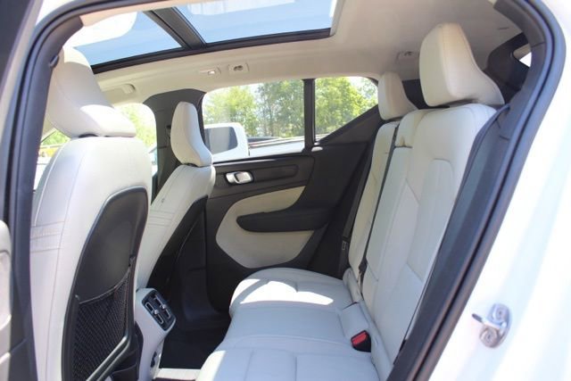 Used 2023 Volvo XC40 B5 Ultimate w/ Climate Package AWD/4WD image 22
