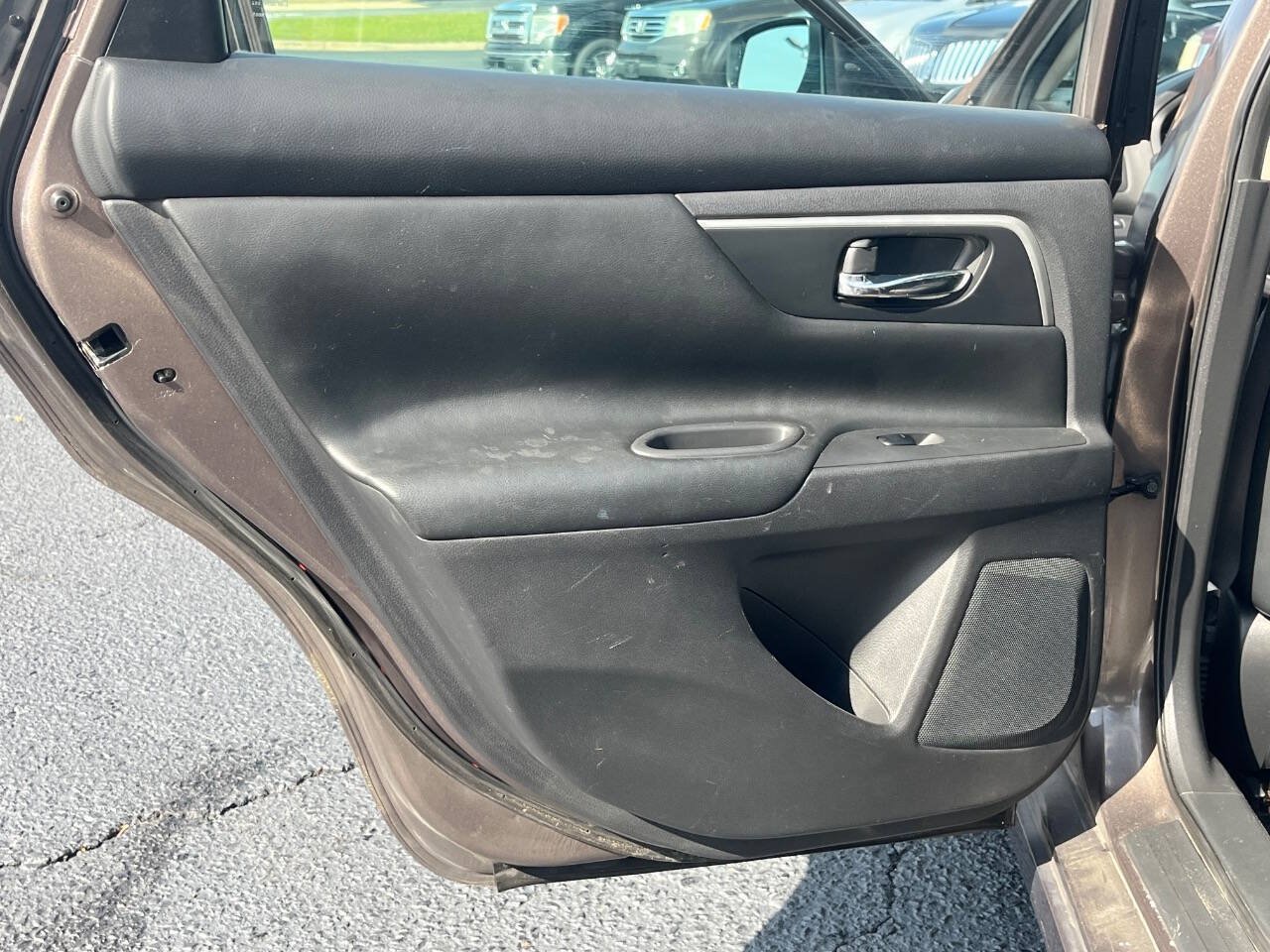 Used 2017 Nissan Altima 2.5 SL w/ Moonroof Package FWD image 12