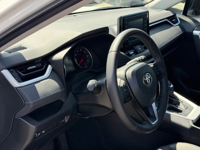 Used 2022 Toyota RAV4 XLE Premium FWD image 13
