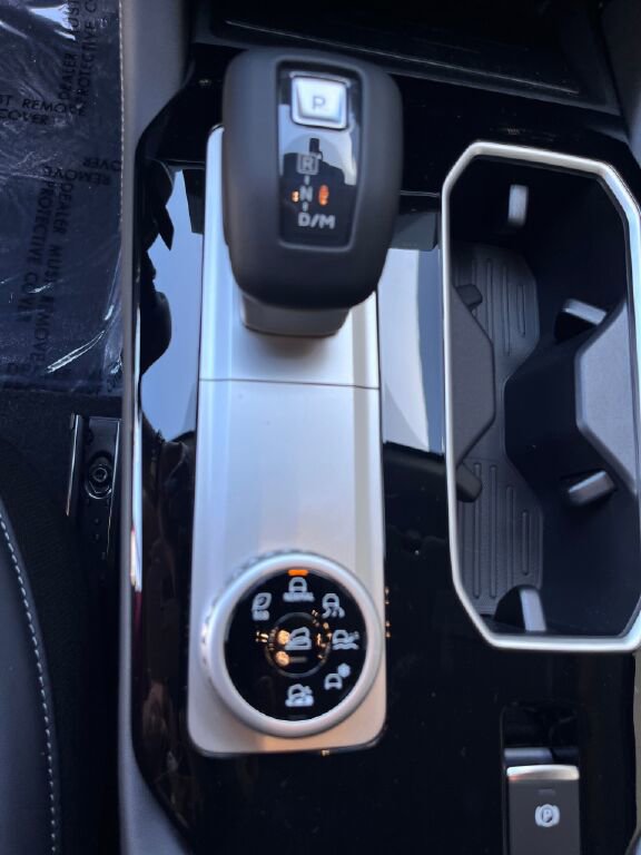 New 2025 Mitsubishi Outlander SE image 19