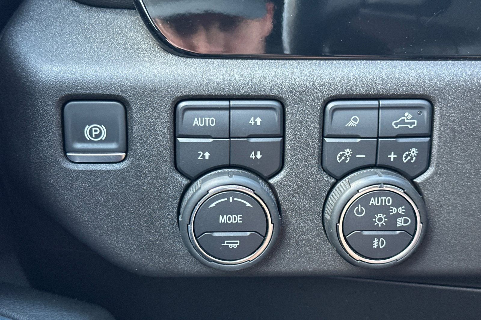 Certified 2025 Chevrolet Silverado 1500 High Country w/ Midnight Edition image 39