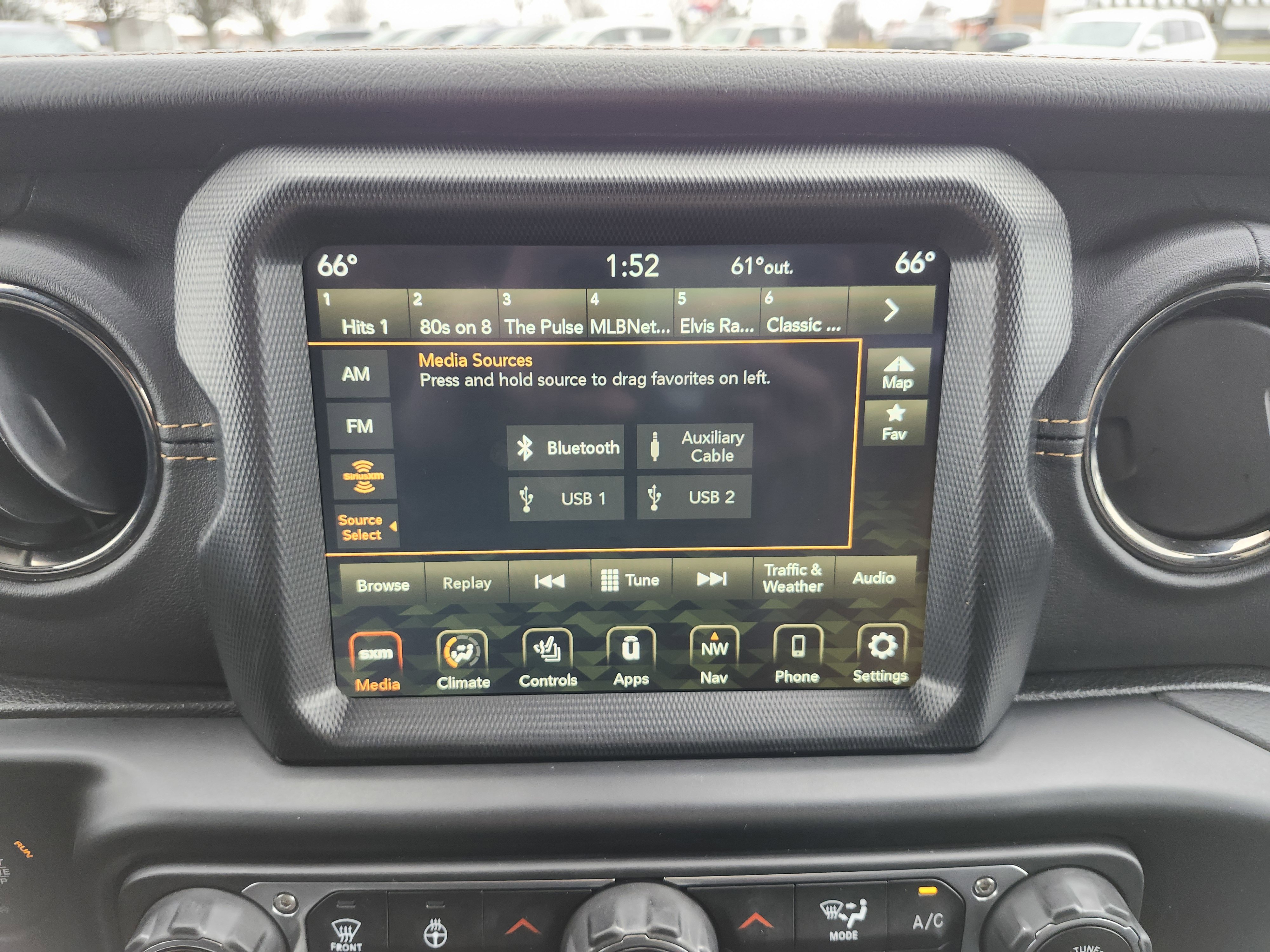 Used 2022 Jeep Wrangler Unlimited Sahara image 7