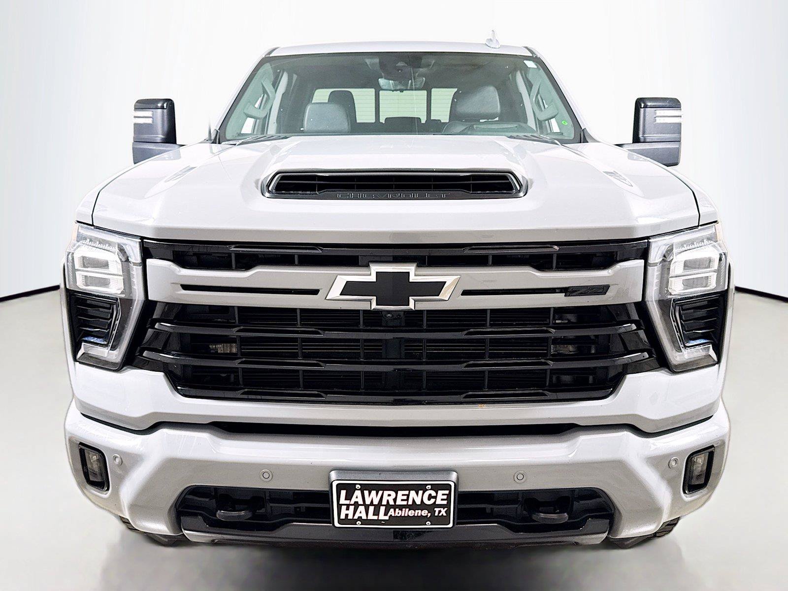 Used 2024 Chevrolet Silverado 2500 LTZ w/ LTZ Plus Package AWD/4WD image 2