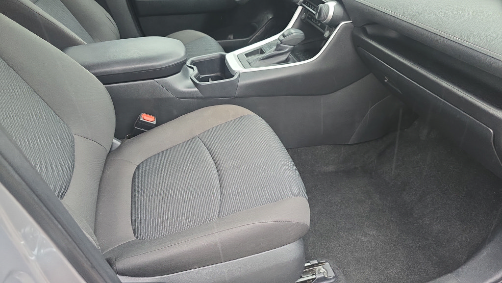 Used 2025 Toyota RAV4 LE FWD image 13