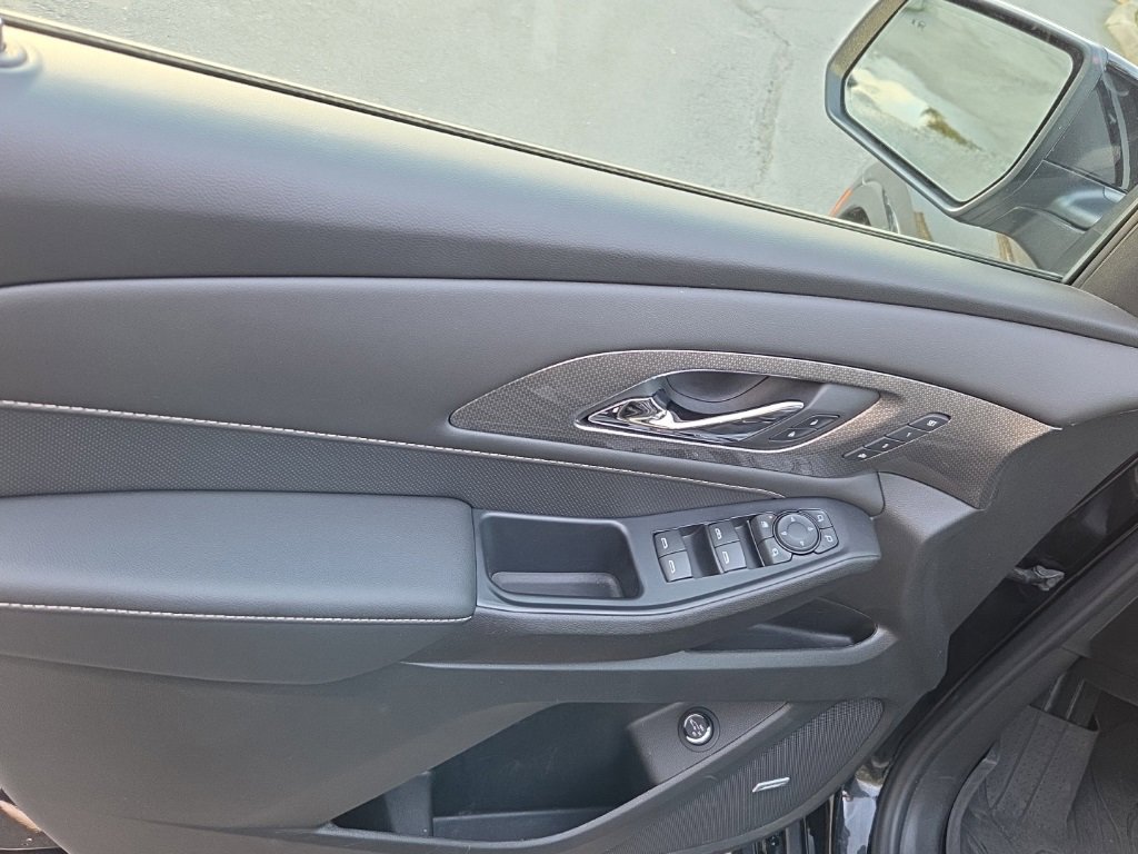 Used 2022 Chevrolet Traverse Premier w/ Redline Edition image 11