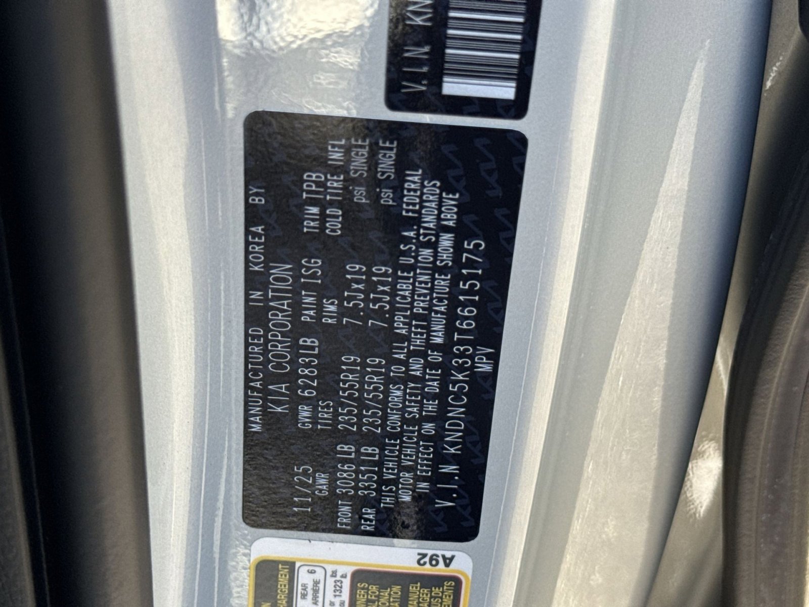 New 2026 Kia Carnival EX FWD image 44