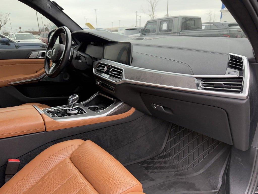 Used 2021 BMW X7 M50i image 55