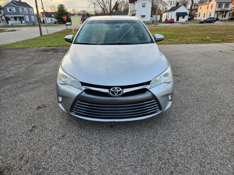 Used 2015 Toyota Camry LE image 6