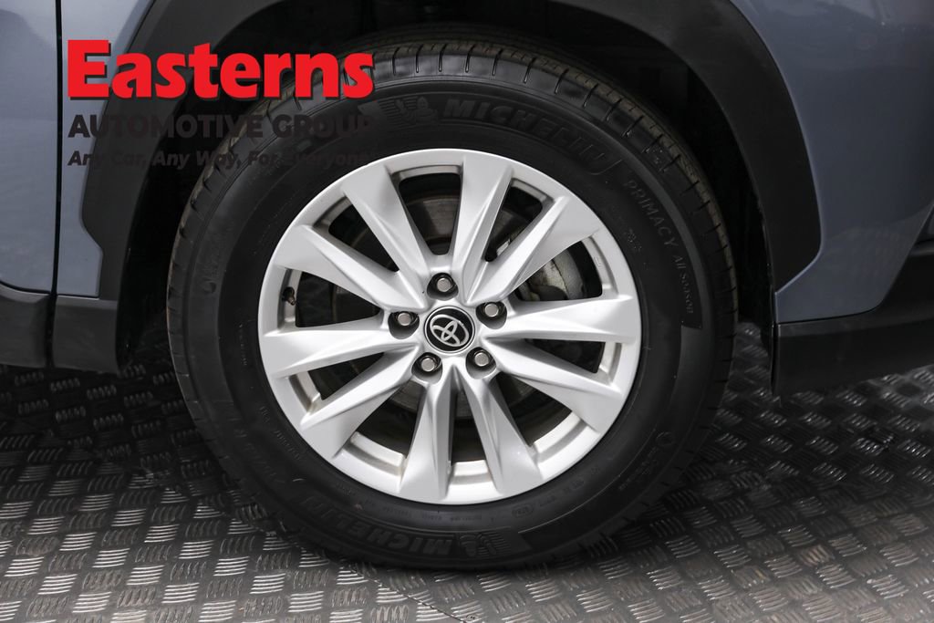 Used 2024 Toyota Corolla Cross LE image 30