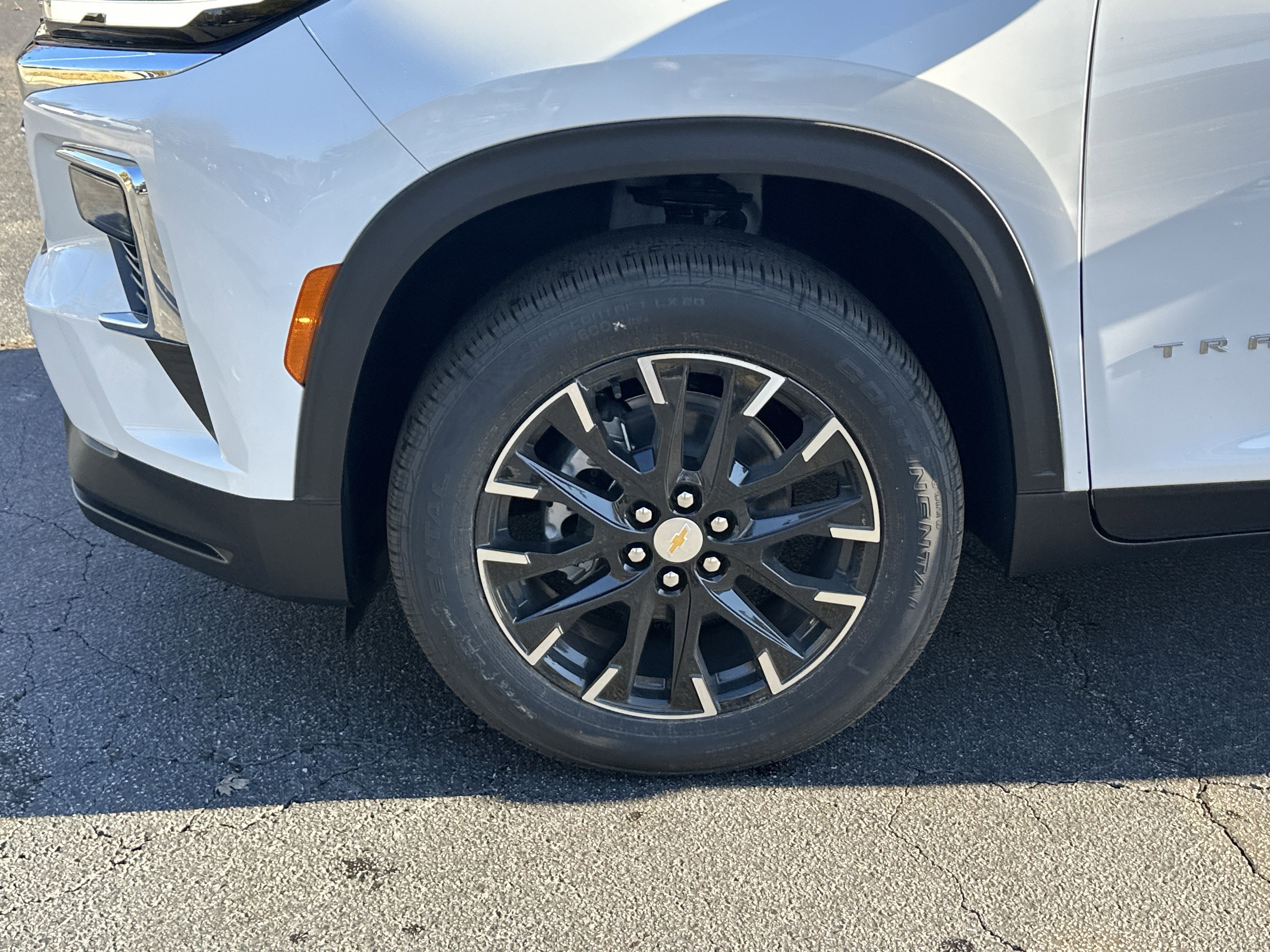 New 2026 Chevrolet Traverse LT w/ Sun and Wheel Package image 11