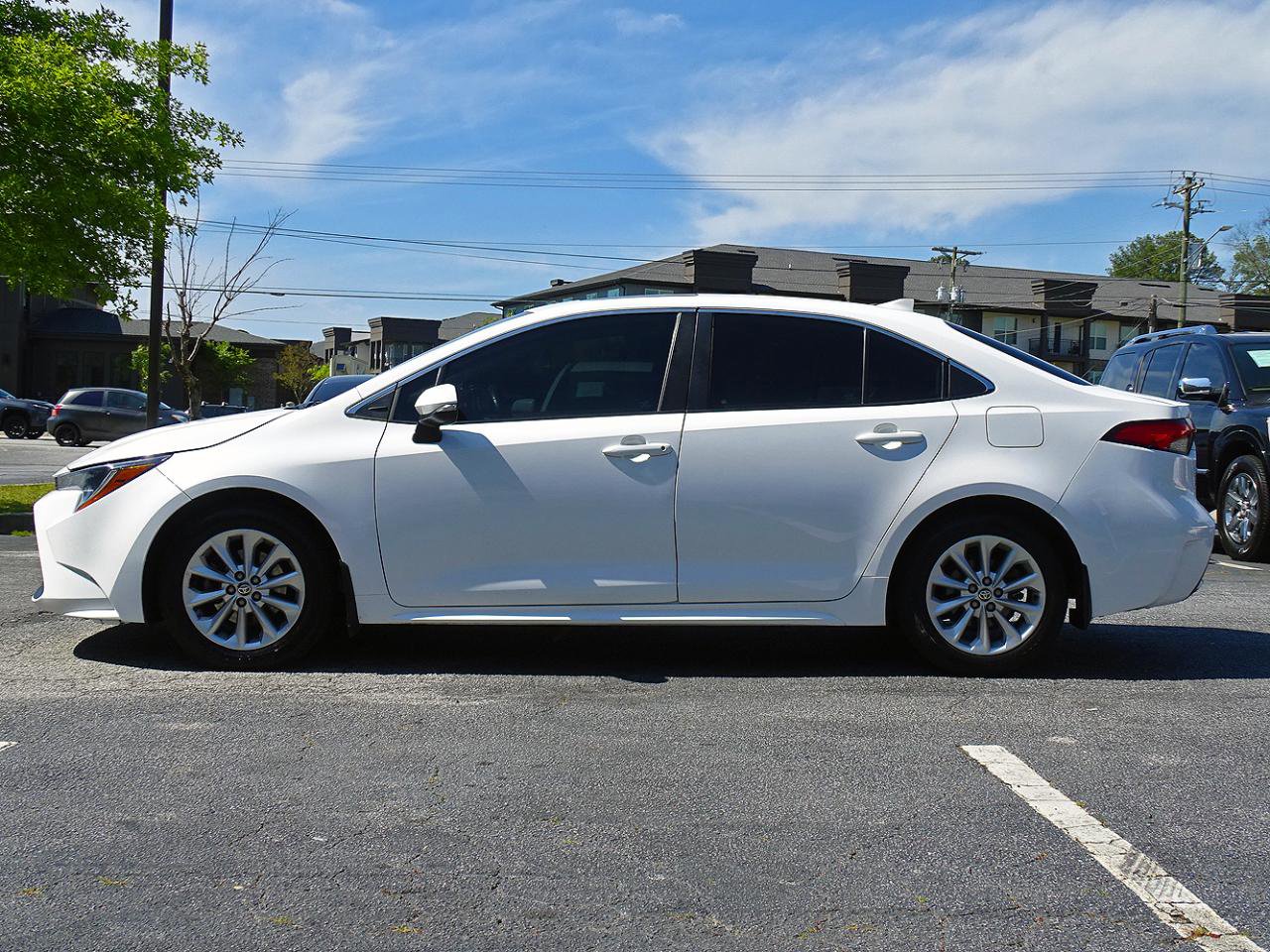 Used 2022 Toyota Corolla XLE FWD image 6