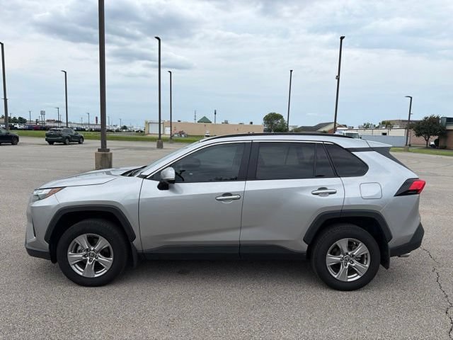 Used 2025 Toyota RAV4 XLE w/ Convenience Package FWD image 3