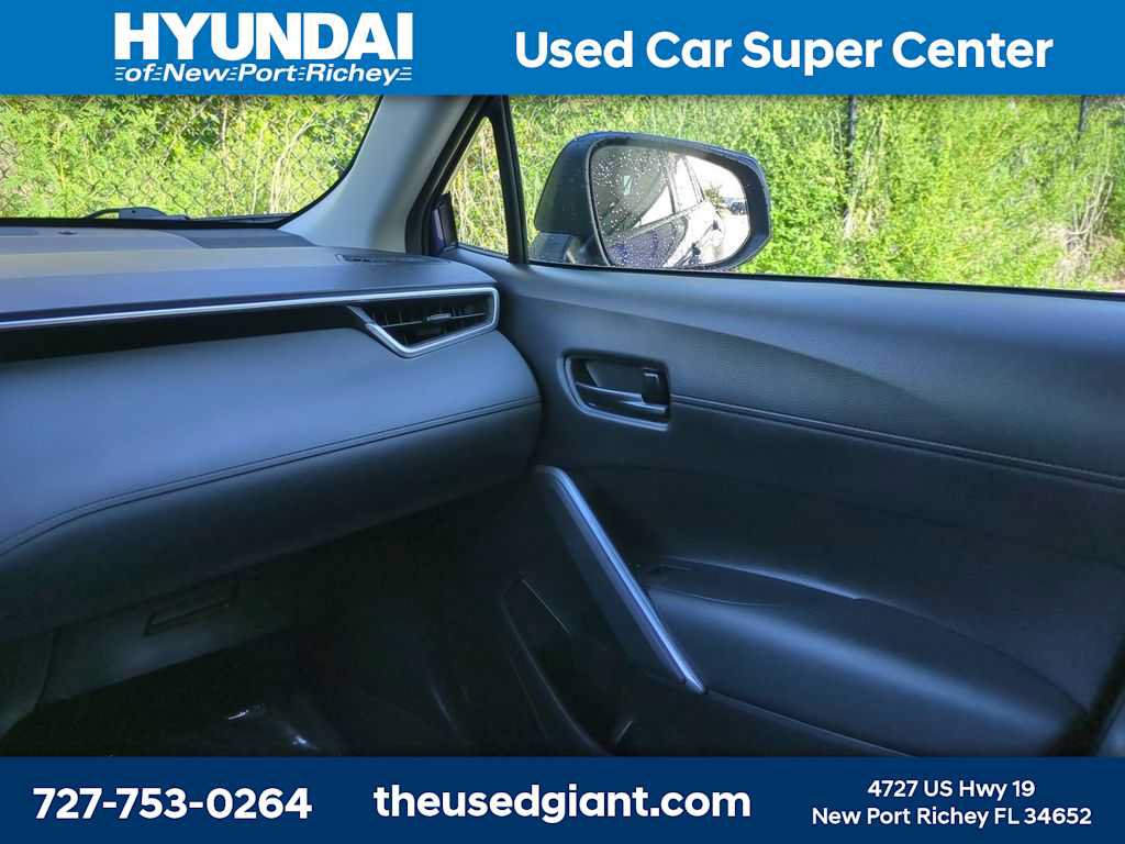 Used 2024 Toyota Corolla Cross LE FWD image 18