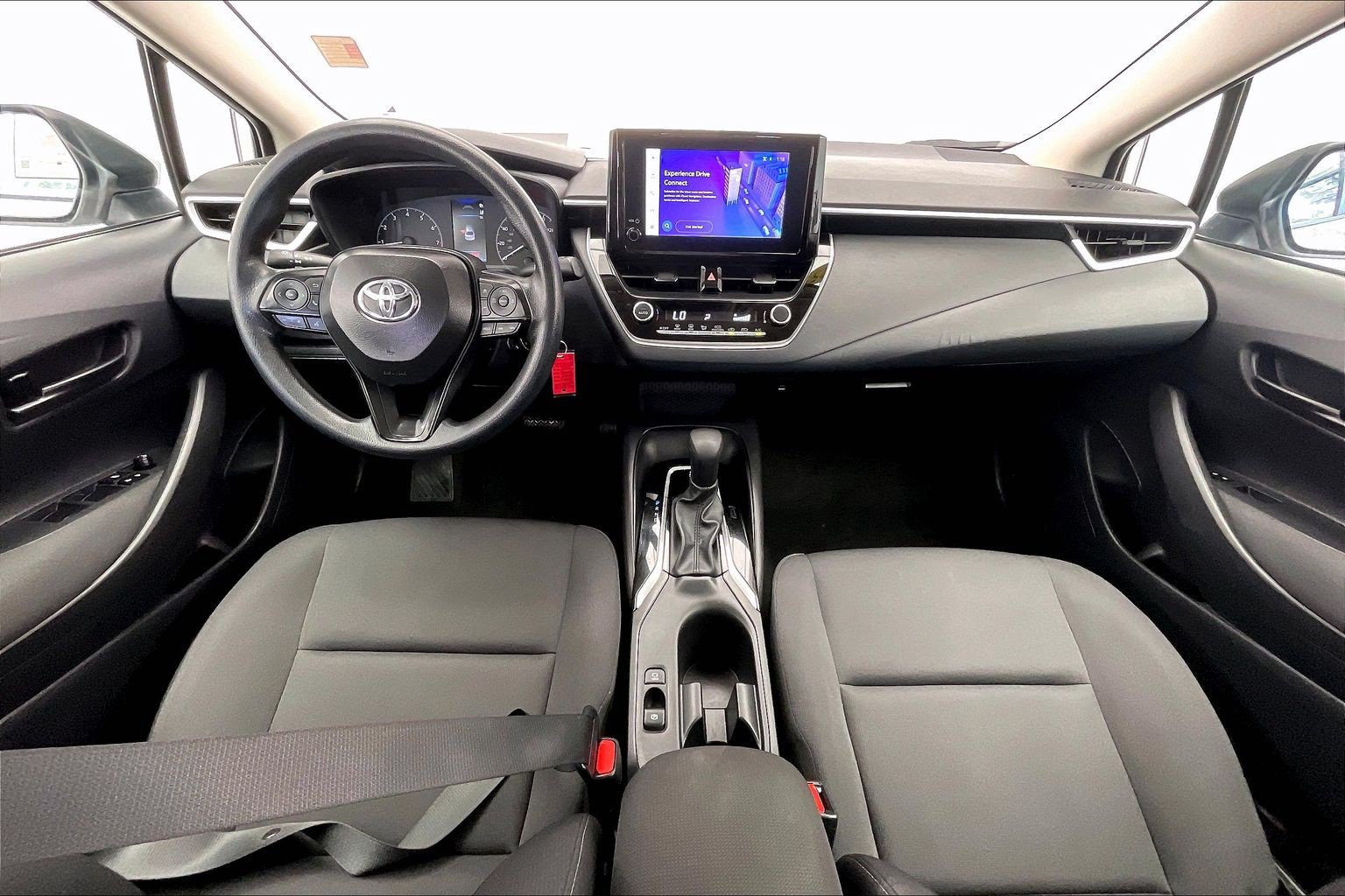 Used 2025 Toyota Corolla LE FWD image 15