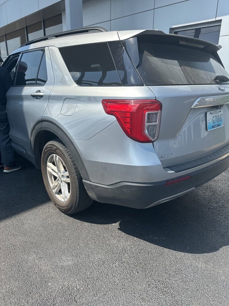 Used 2020 Ford Explorer XLT w/ Equipment Group 202A image 5