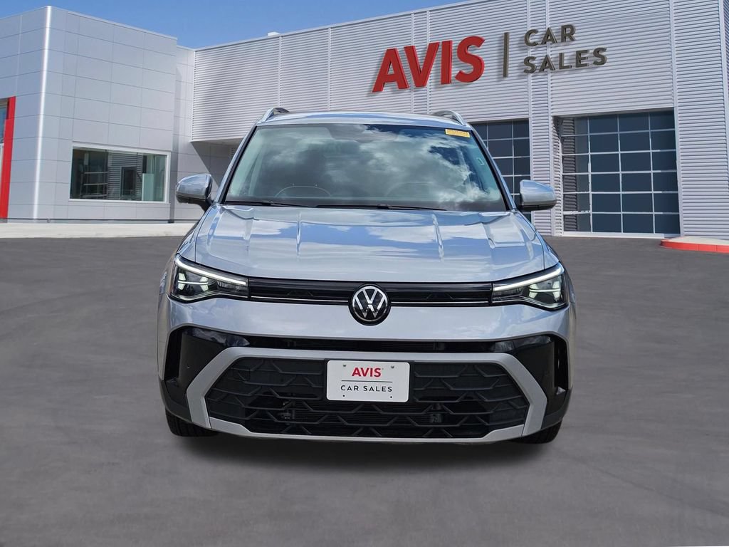 Used 2025 Volkswagen Taos SE FWD image 11