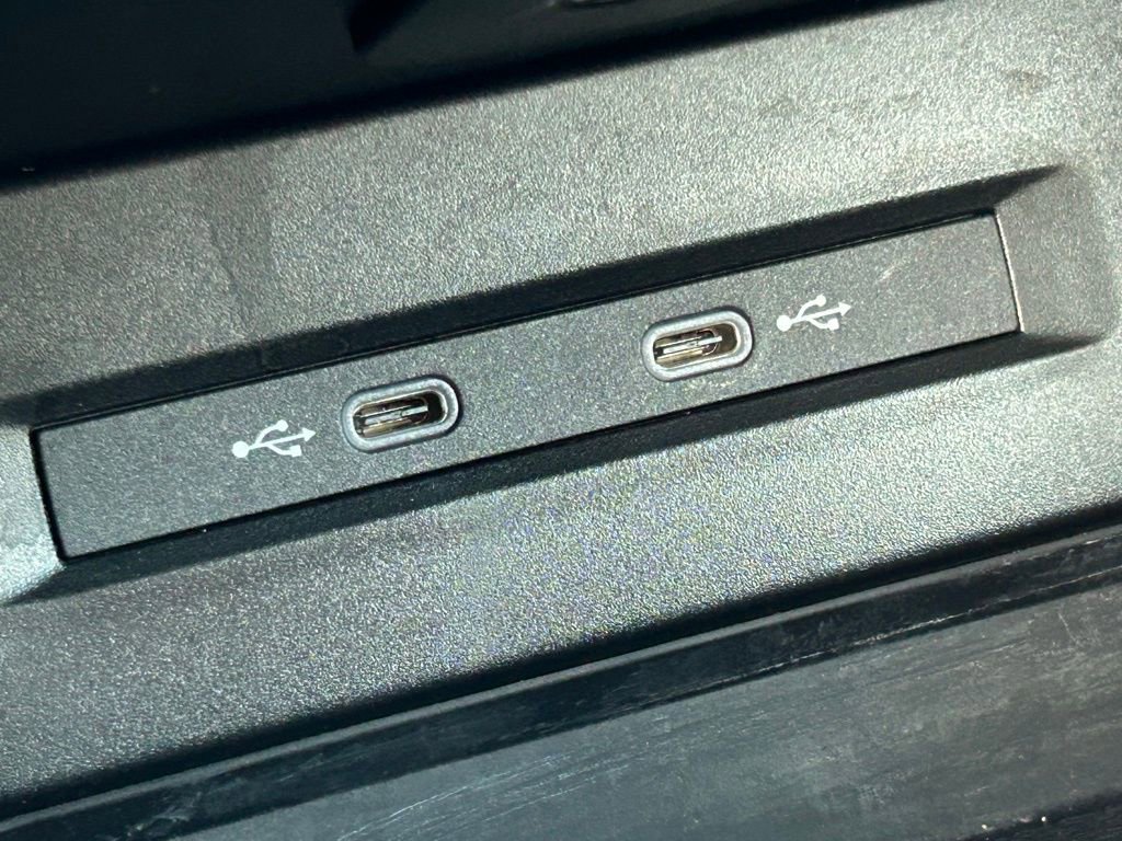 Used 2025 Volkswagen Taos SE image 33