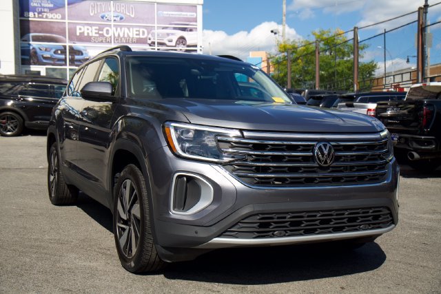 Used 2025 Volkswagen Atlas SE