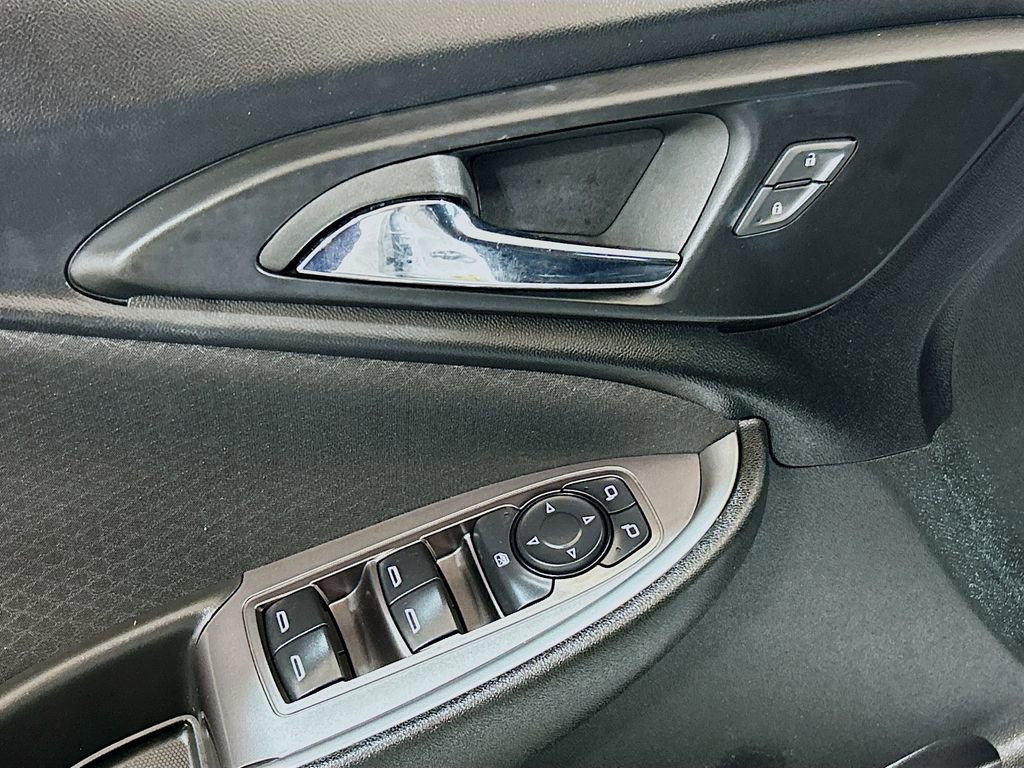 Used 2023 Chevrolet Malibu LS w/ LPO, Floor Liner Package FWD image 15