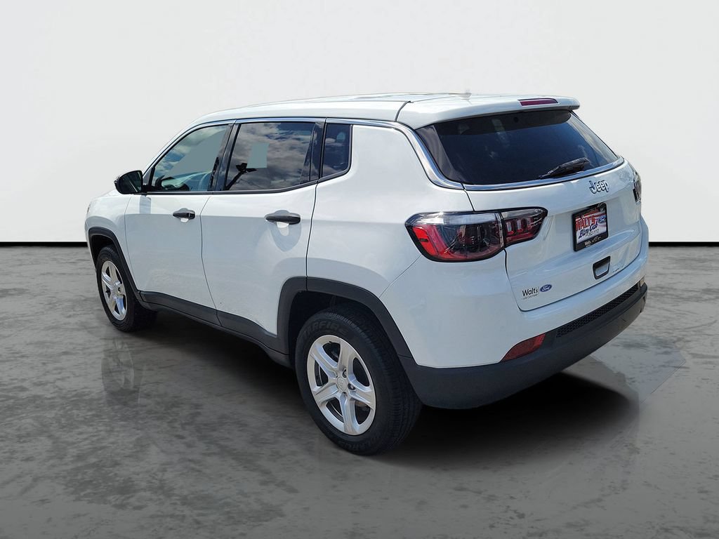 Used 2023 Jeep Compass Sport AWD/4WD image 3