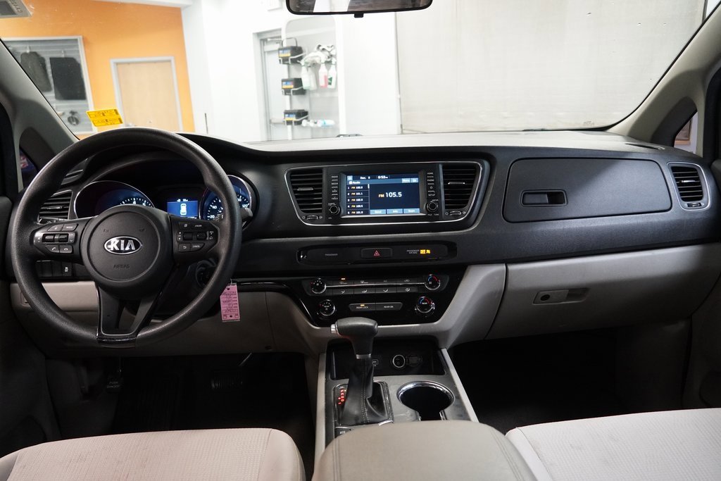 Used 2019 Kia Sedona L image 10