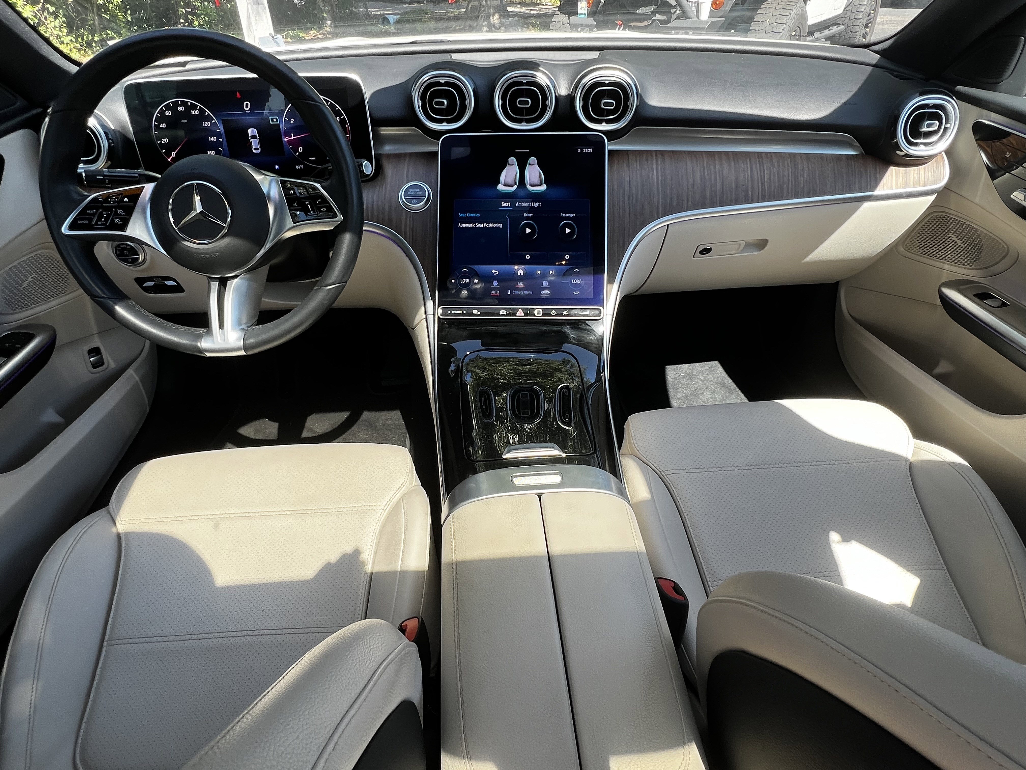 Used 2023 Mercedes-Benz C 300 Sedan image 32