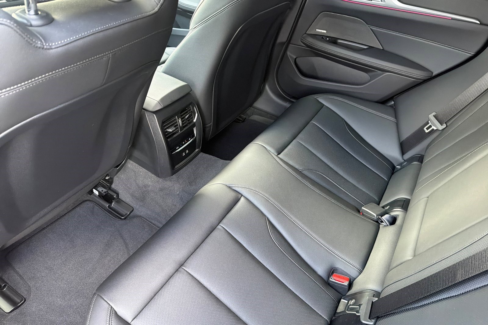 Used 2025 BMW i4 eDrive40 w/ Premium Package image 15