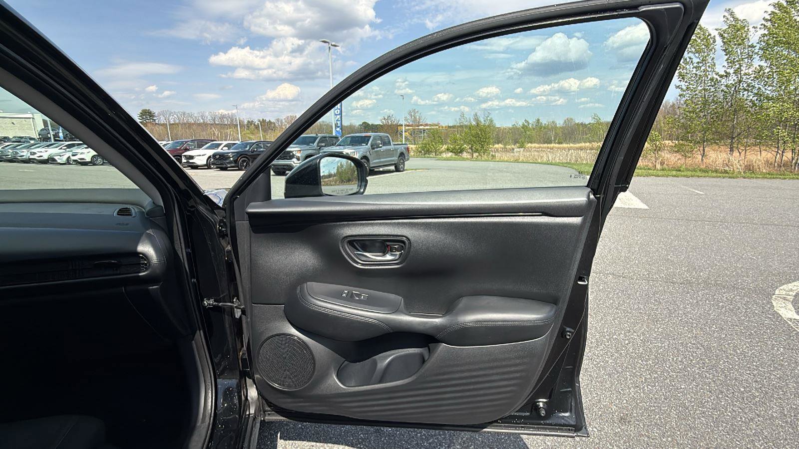 Used 2024 Honda HR-V LX image 15