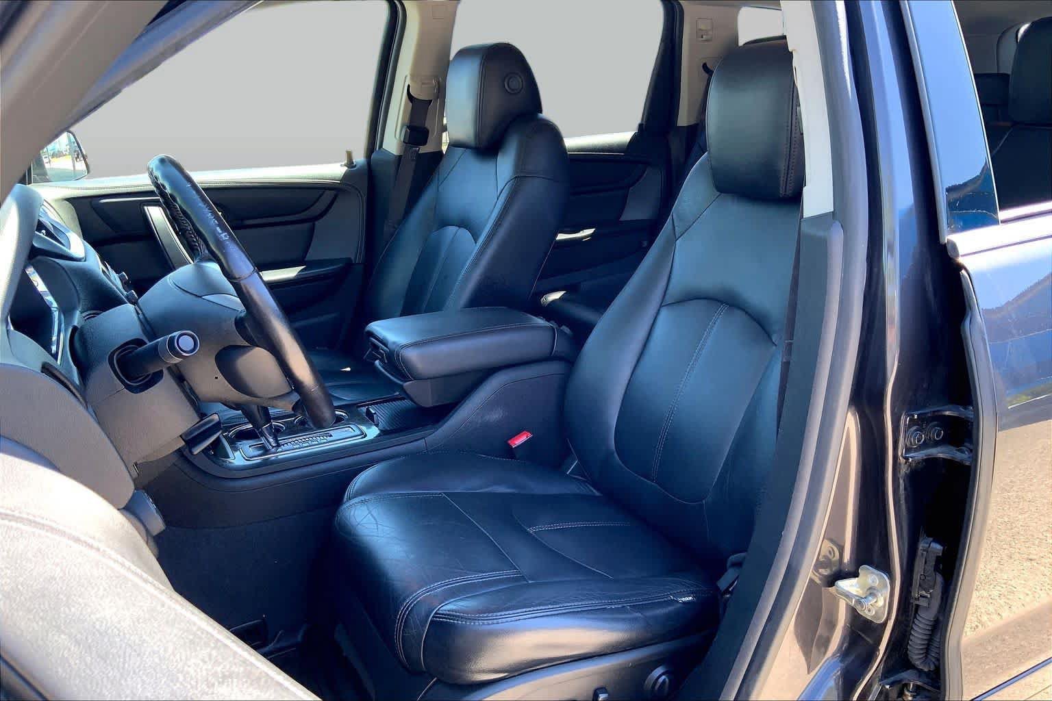 Used 2016 Chevrolet Traverse LT FWD image 8