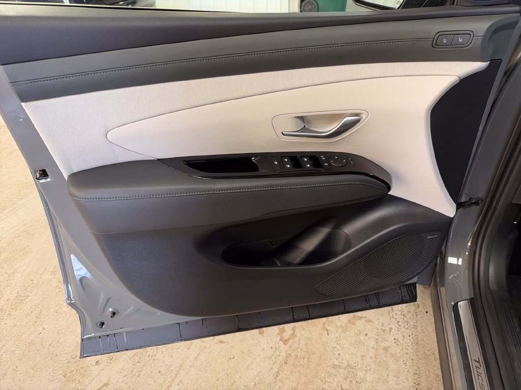 Certified 2026 Hyundai Tucson Limited AWD/4WD image 15
