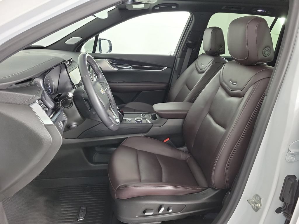 Certified 2024 Cadillac XT6 Premium Luxury w/ LPO, Floor Liner Package AWD/4WD image 19