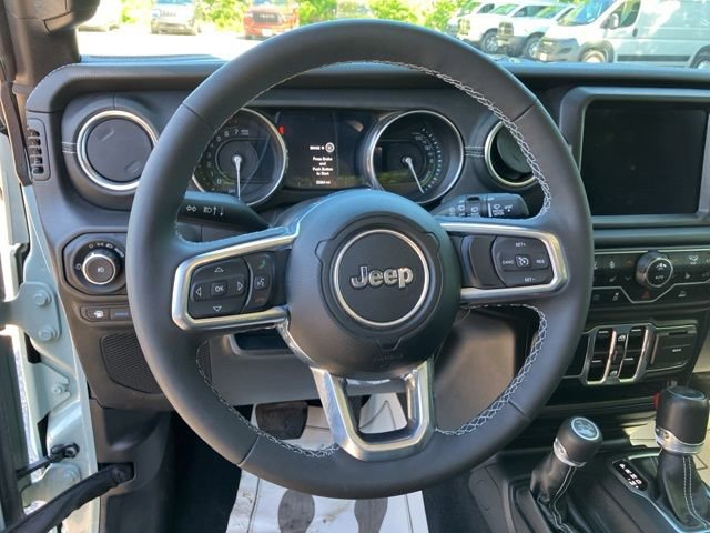 Used 2023 Jeep Wrangler Unlimited Sahara w/ Cold Weather Group AWD/4WD image 29