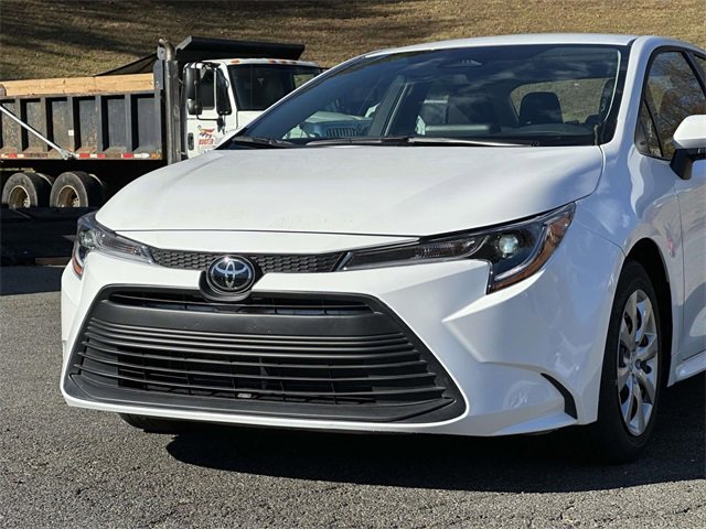 Used 2025 Toyota Corolla LE image 6