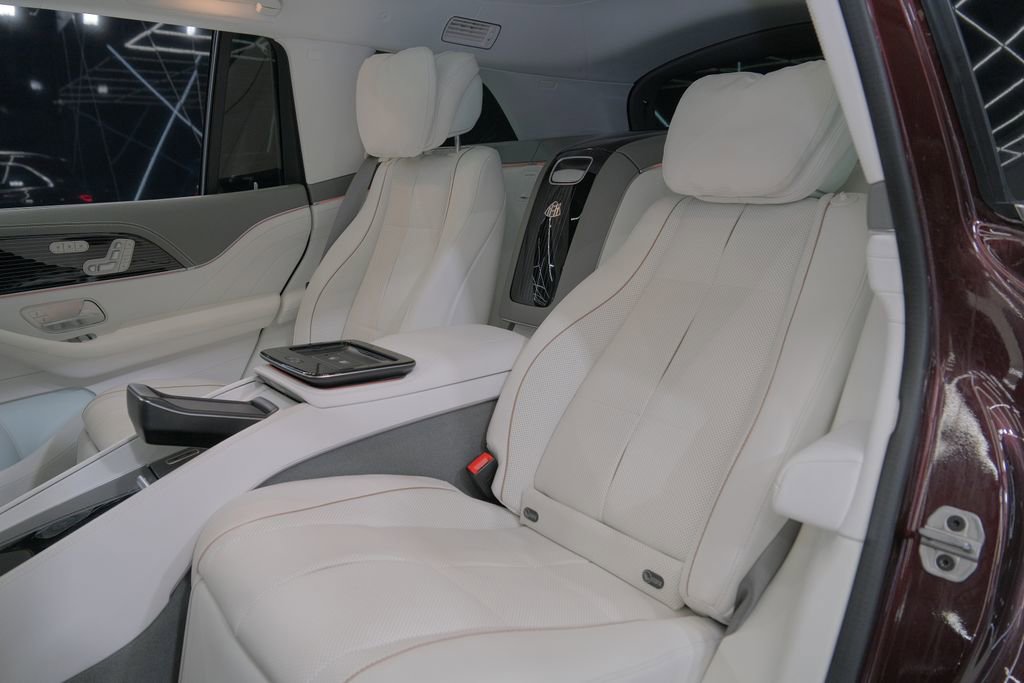Used 2022 Mercedes-Benz Maybach GLS 600 4MATIC image 30