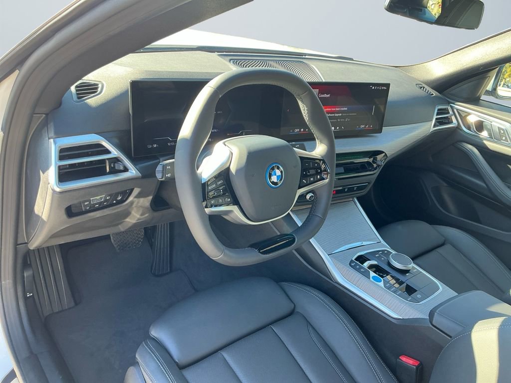 Used 2025 BMW i4 eDrive40 image 11