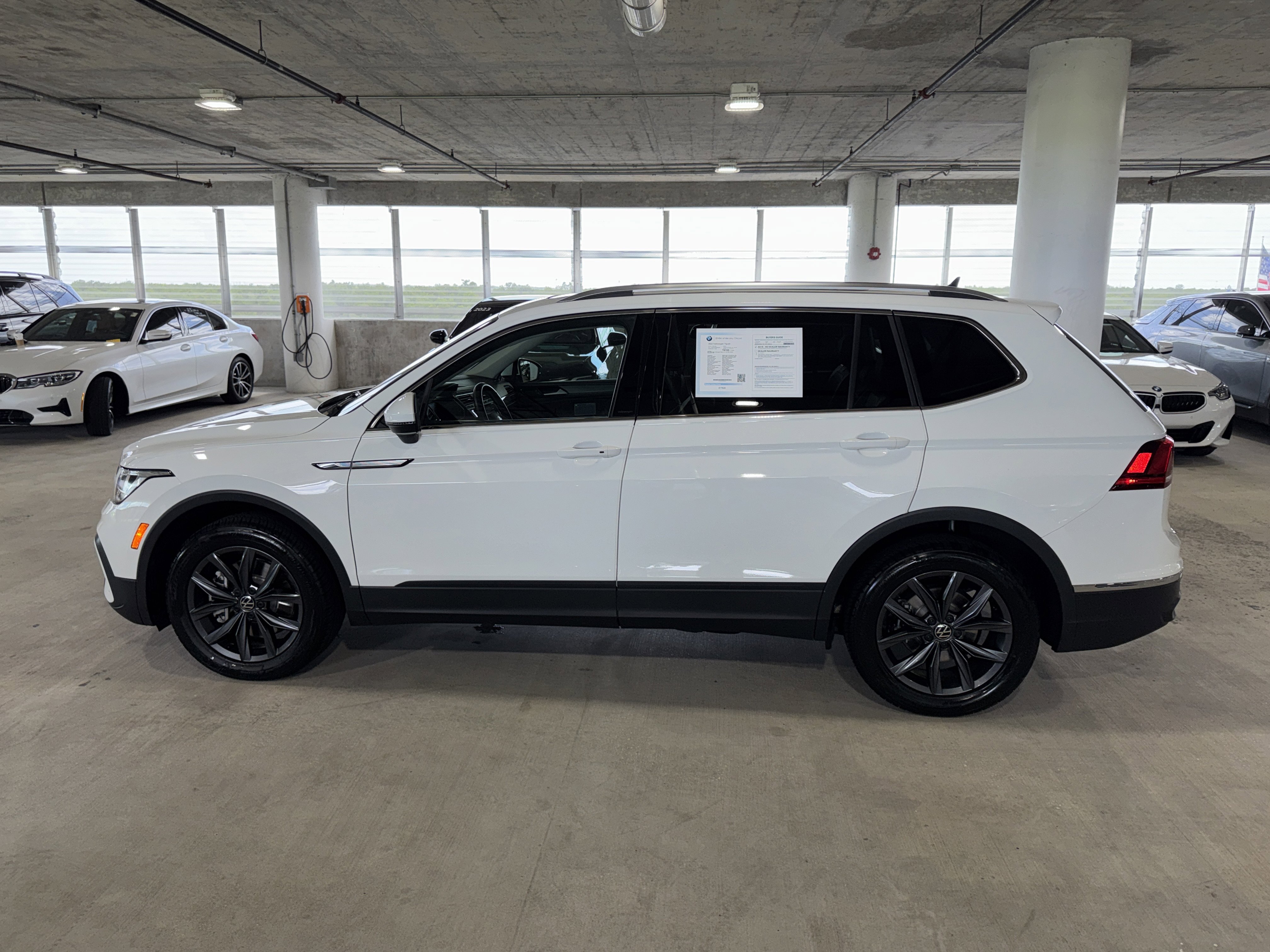 Used 2022 Volkswagen Tiguan SE image 5