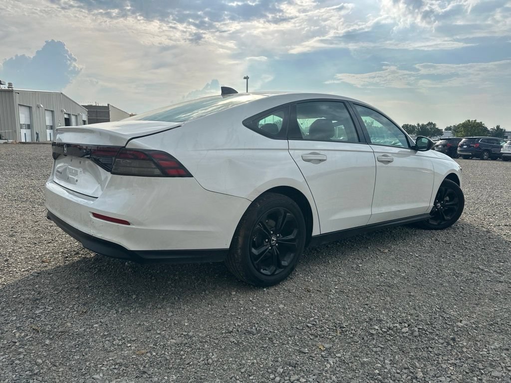 Used 2025 Honda Accord SE image 10