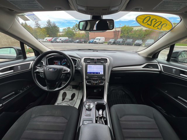 Used 2020 Ford Fusion SE FWD image 18