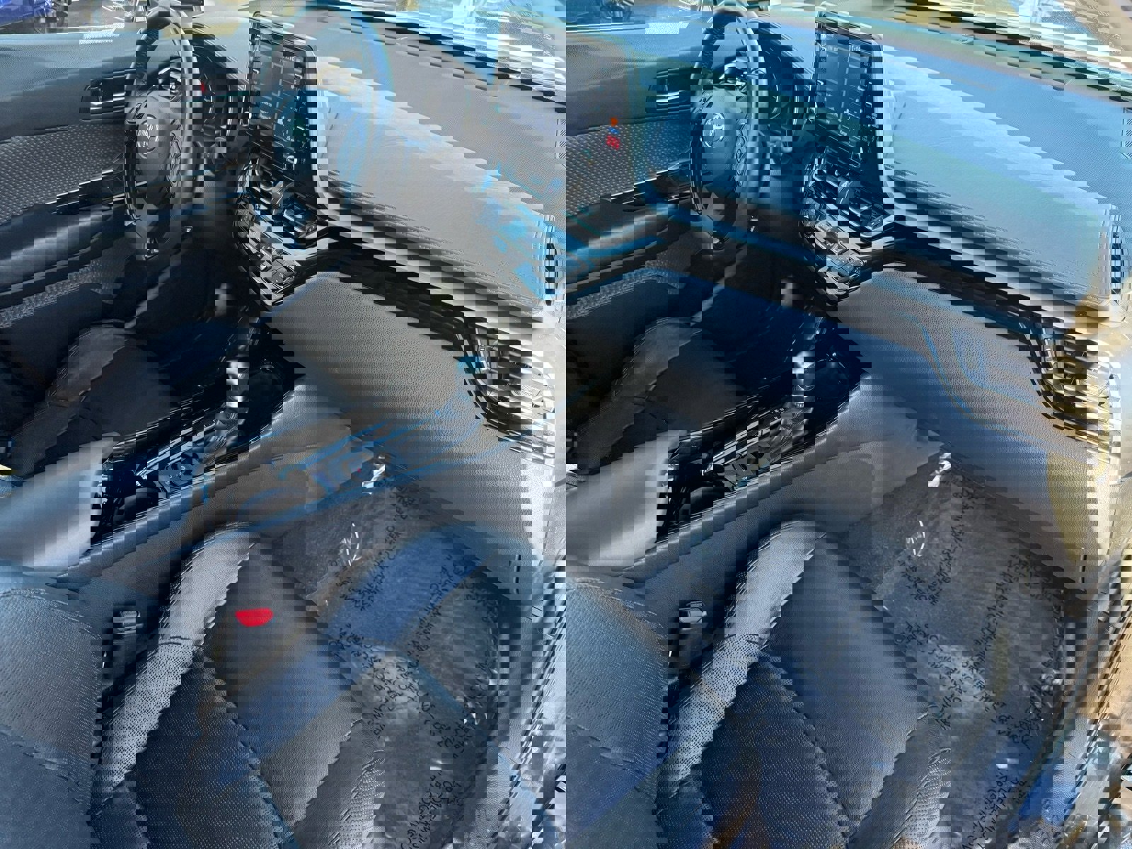 Used 2020 Toyota C-HR Limited image 30