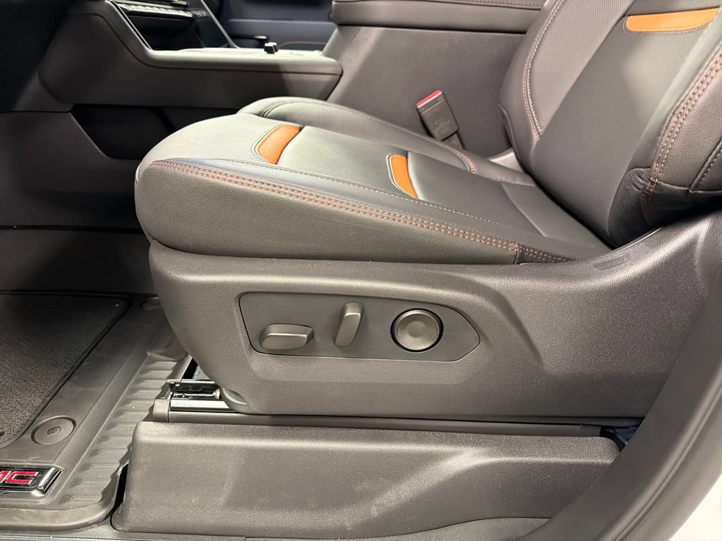 New 2026 GMC Sierra 2500 AT4 w/ Technology Package AWD/4WD image 24